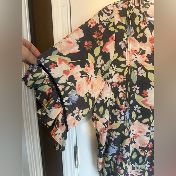 Lauren Conrad floral blouse - Picture 2 of 5